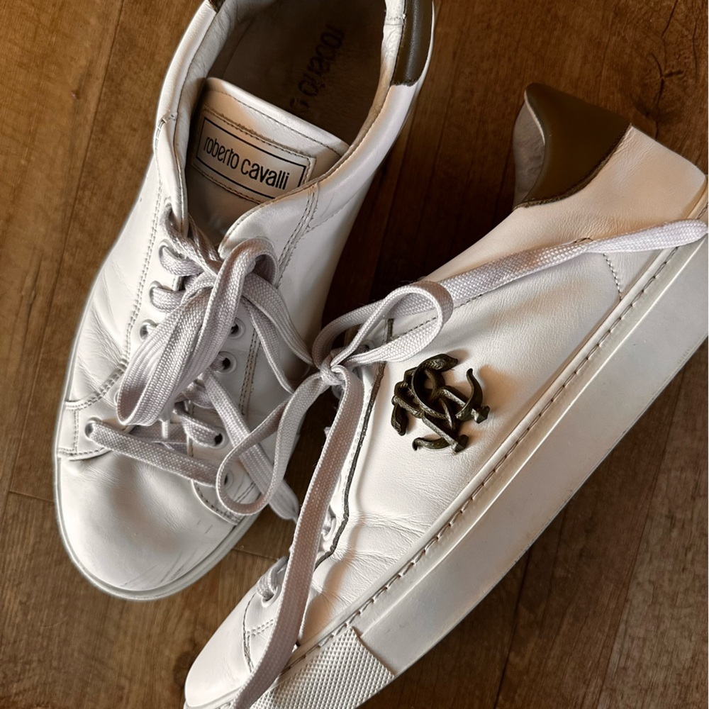 Roberto Cavalli Logo Leather Low Top Sneakers - Picture 2 of 14